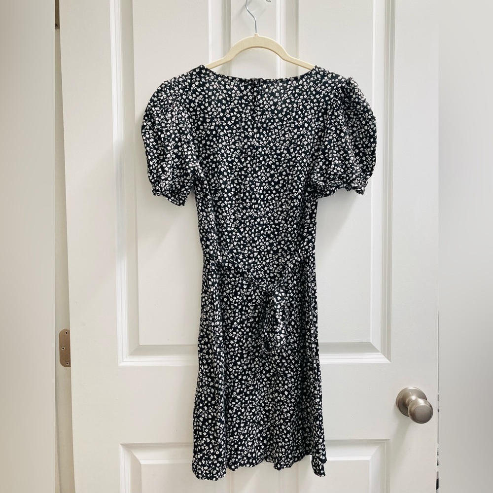 Floral Short Sleeve H&M Dress - Picture 3 of 4